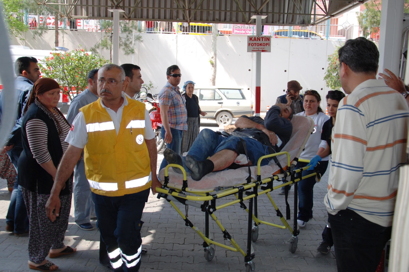 Tarsus’ta işçiler ile müteahhitler arasında silahlı kavga: 6 yaralı